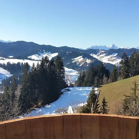 Bei Selbstversorger Auf Kleinbauernhof Eriz